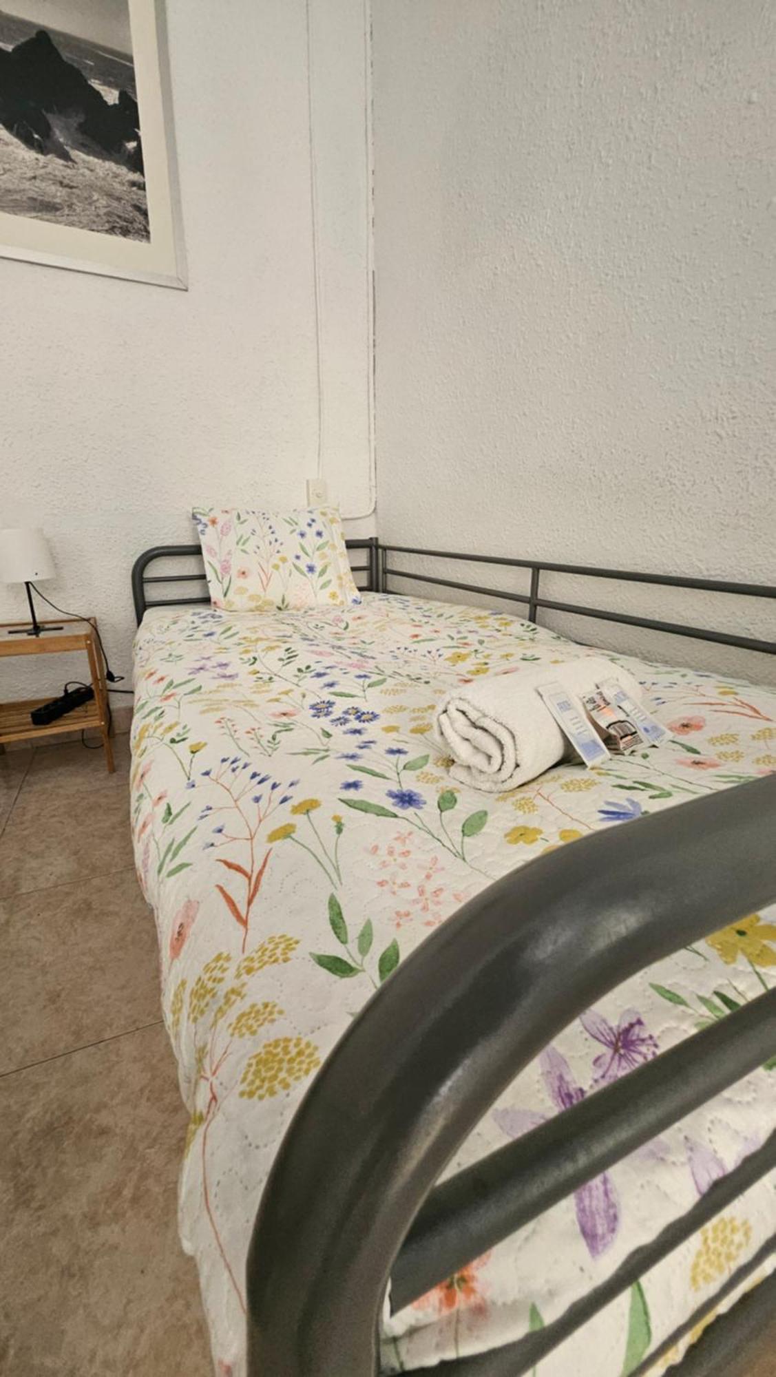Youth Hostel - Central And Basic Drassanes Barcelona Kültér fotó