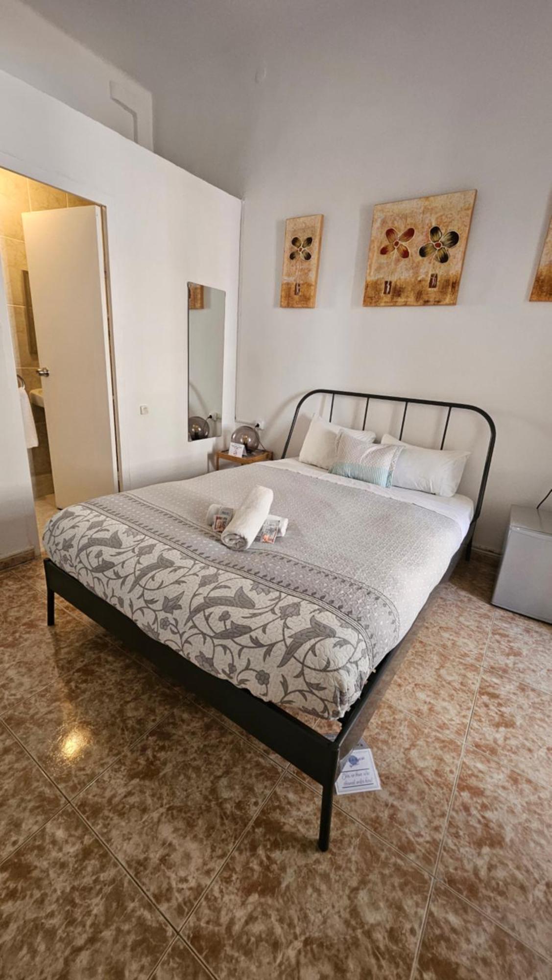 Youth Hostel - Central And Basic Drassanes Barcelona Kültér fotó