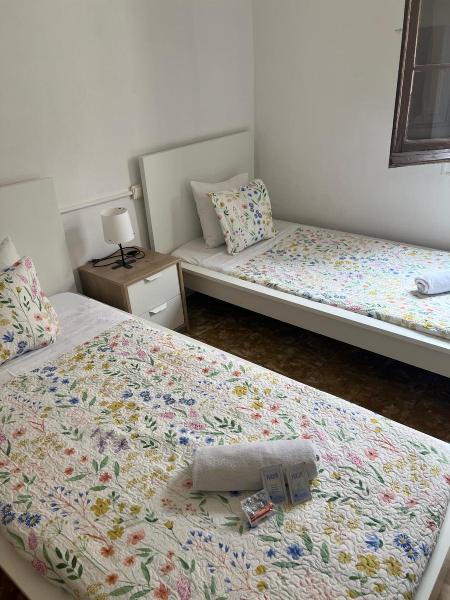 Youth Hostel - Central And Basic Drassanes Barcelona Kültér fotó
