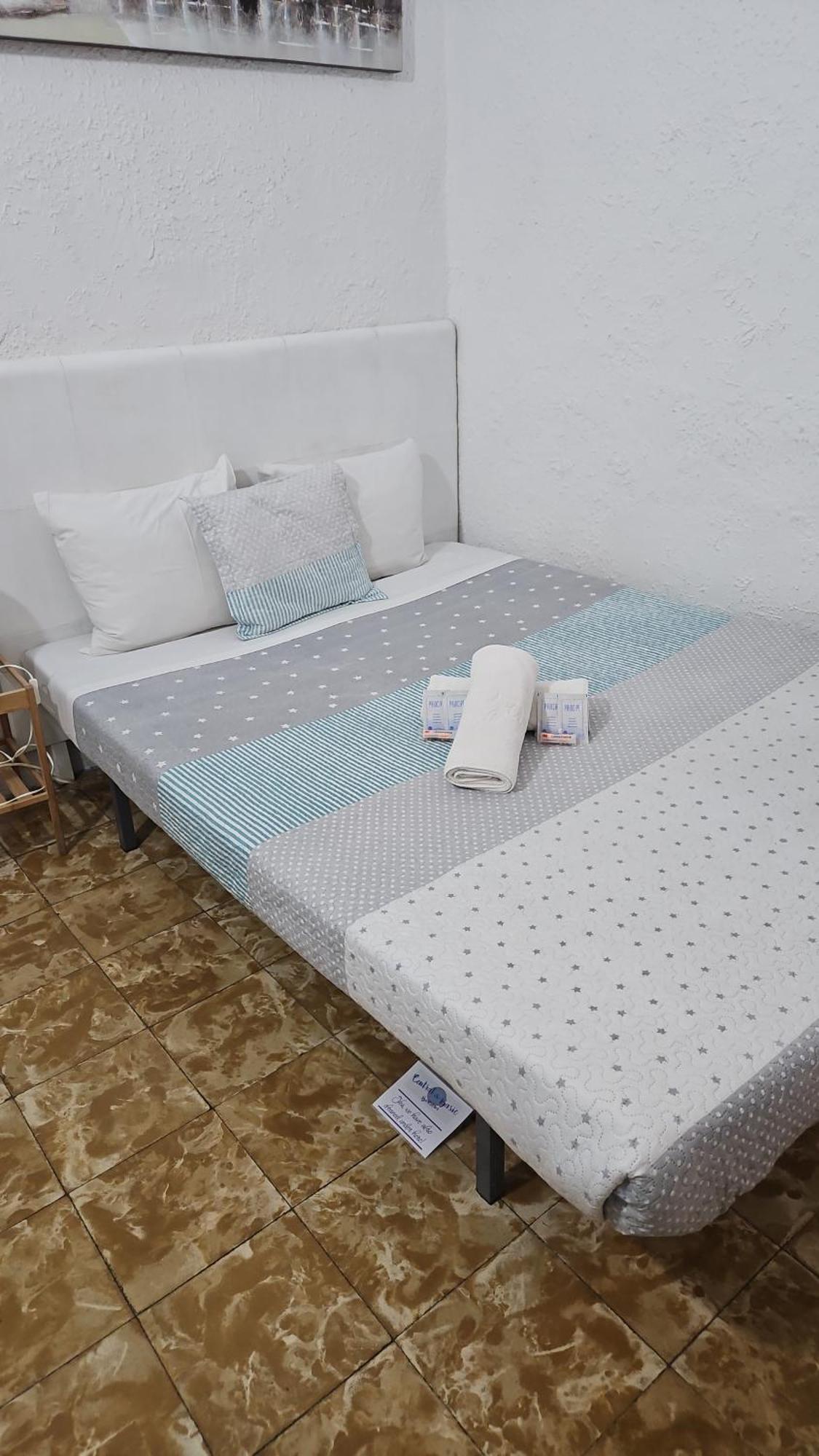 Youth Hostel - Central And Basic Drassanes Barcelona Kültér fotó