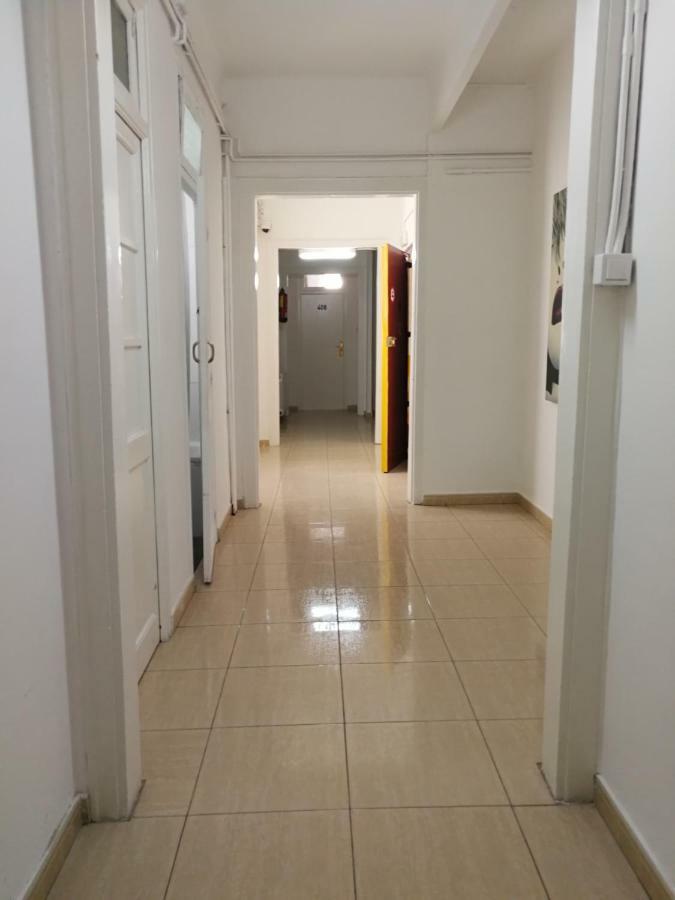 Youth Hostel - Central And Basic Drassanes Barcelona Kültér fotó