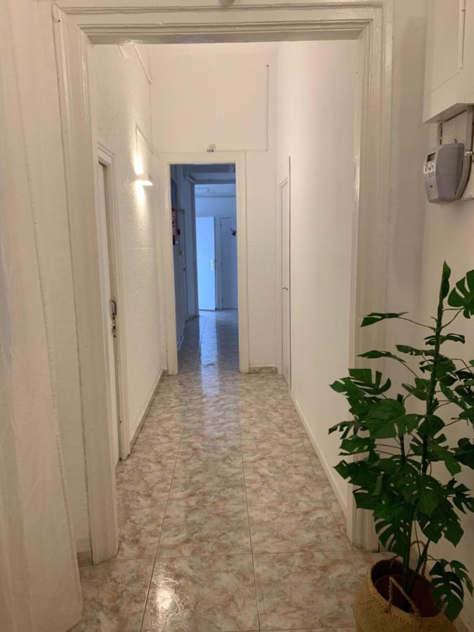 Youth Hostel - Central And Basic Drassanes Barcelona Kültér fotó